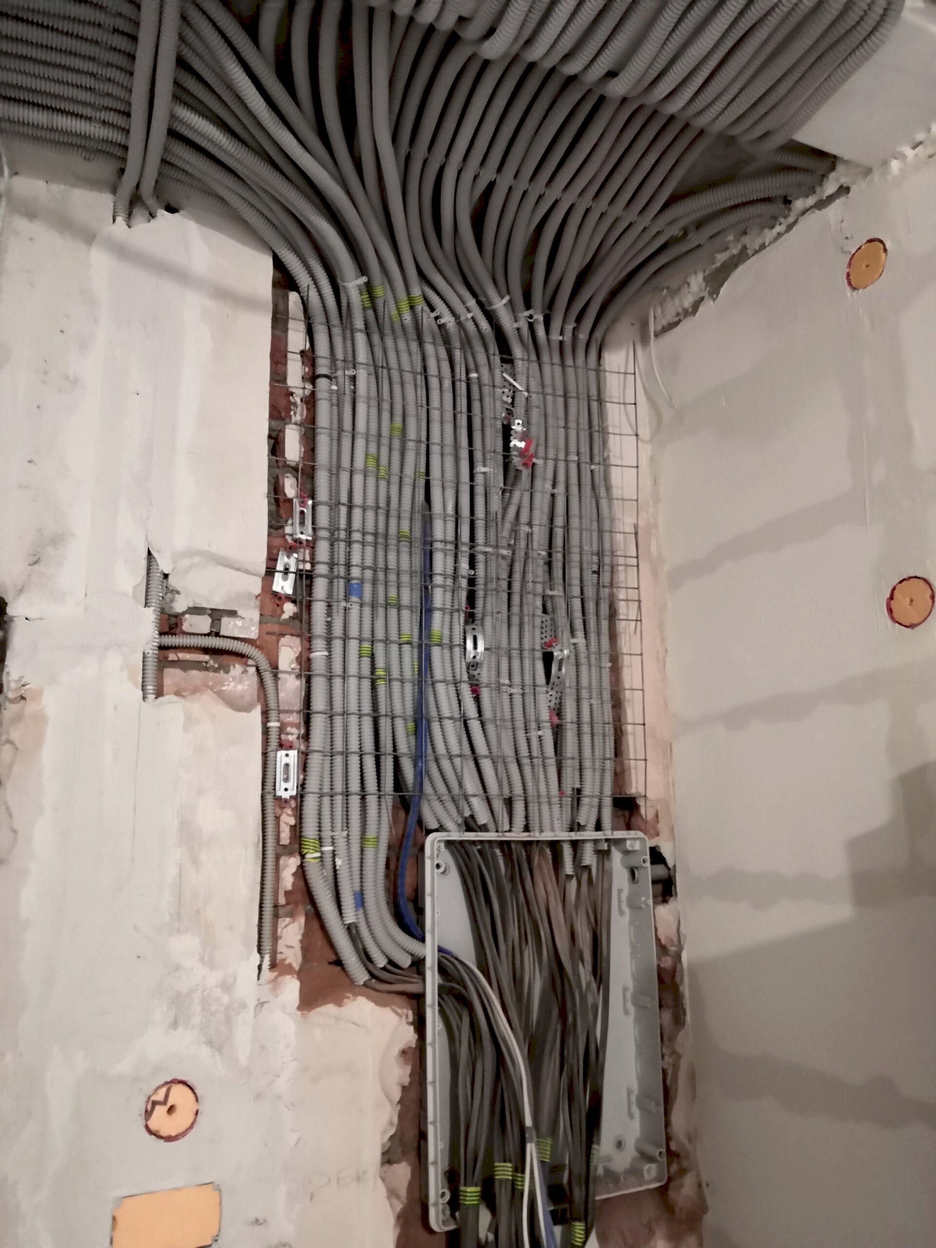 Электромонтажные работы